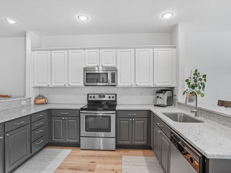 5049 Dinard Way, Columbus, OH 43221 Photo 14