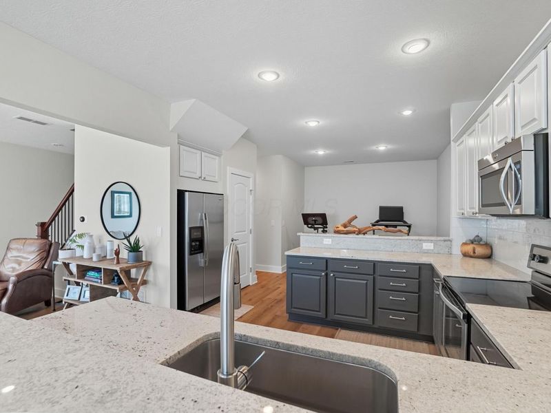 5049 Dinard Way, Columbus, OH 43221 Photo 18