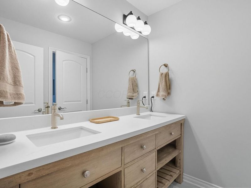 5049 Dinard Way, Columbus, OH 43221 Photo 33