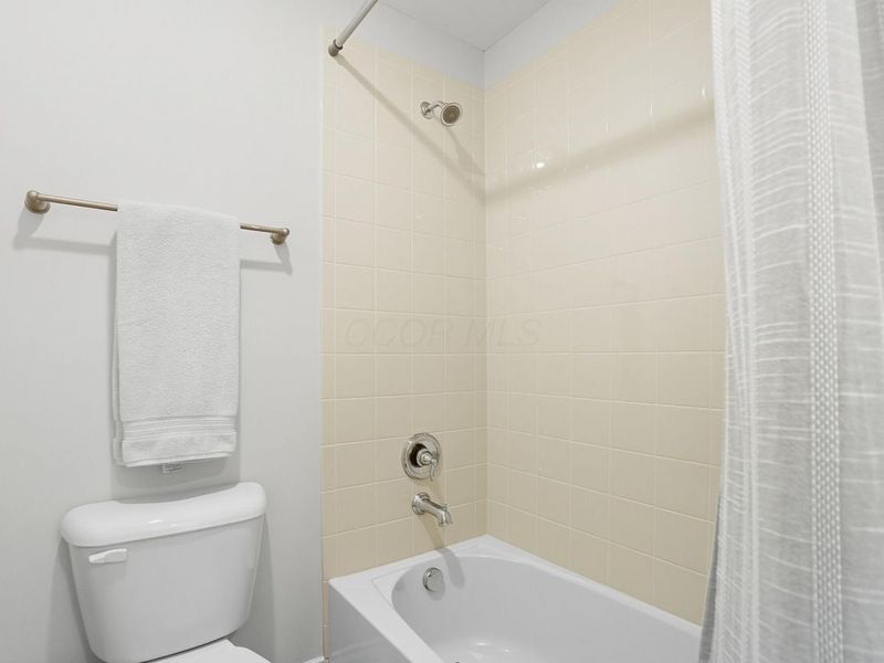 5049 Dinard Way, Columbus, OH 43221 Photo 46