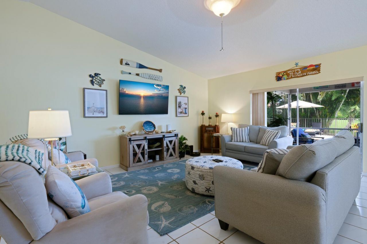 187 Parkwood Drive, Royal Palm Beach, FL 33411 Photo