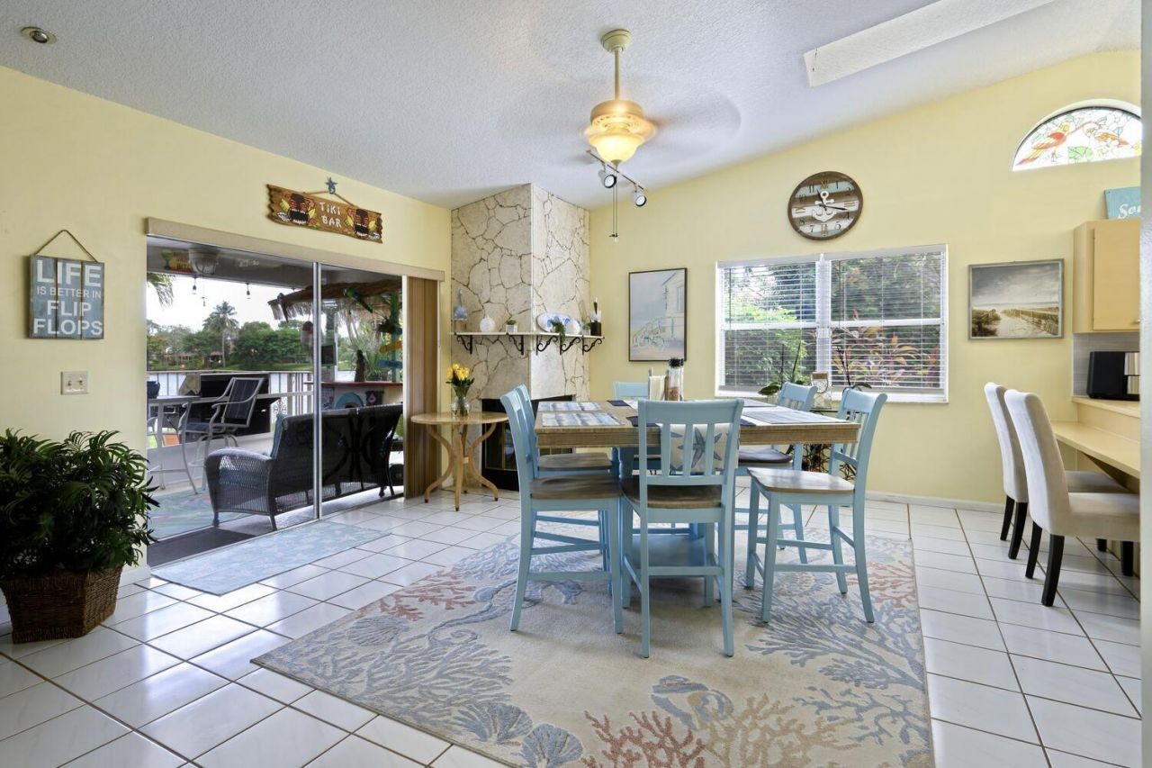 187 Parkwood Drive, Royal Palm Beach, FL 33411 Photo