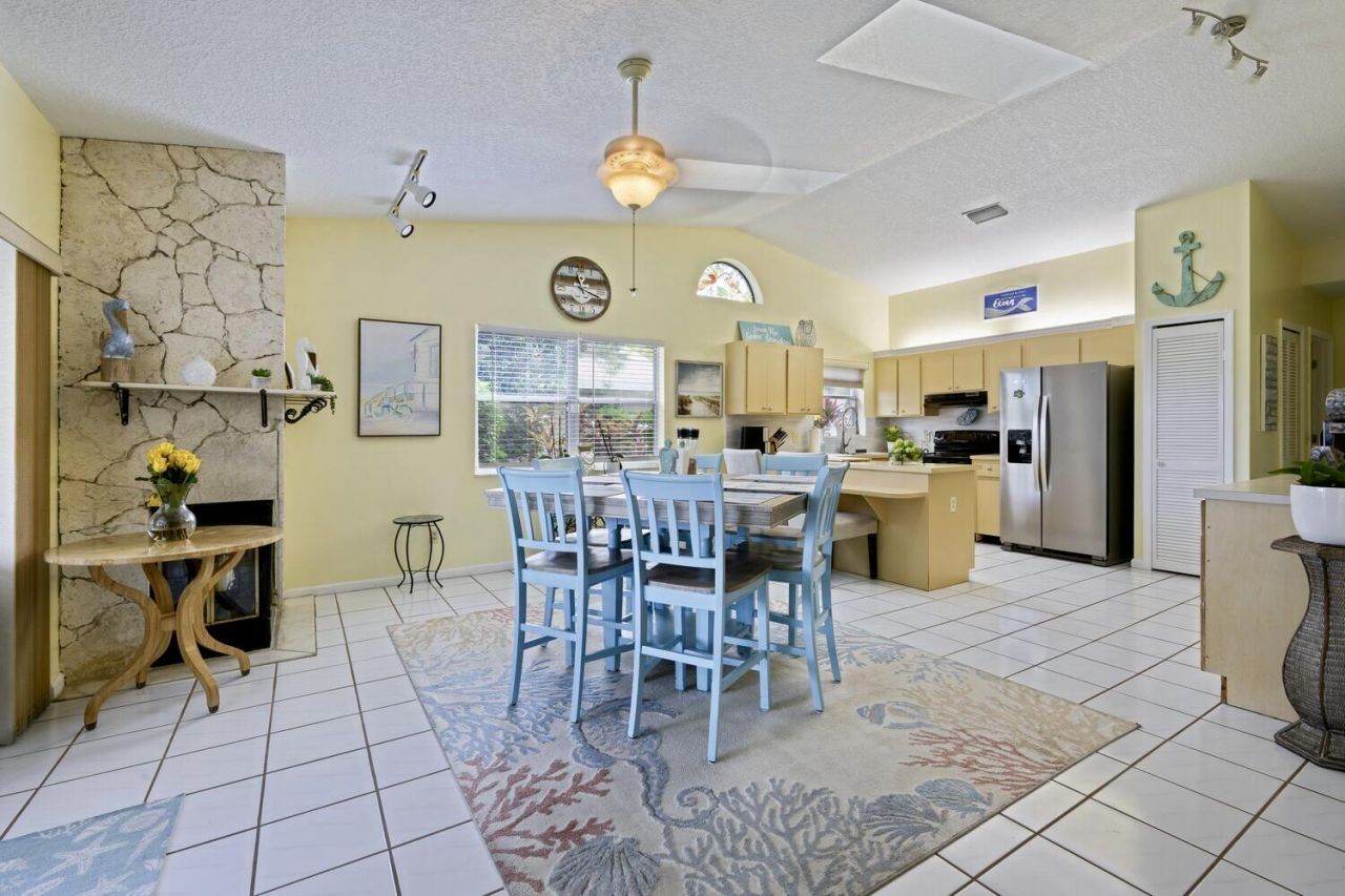 187 Parkwood Drive, Royal Palm Beach, FL 33411 Photo