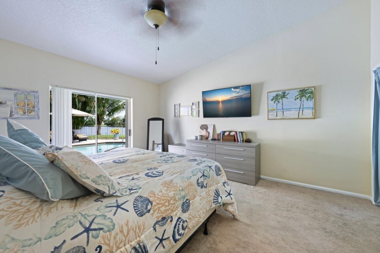 187 Parkwood Drive, Royal Palm Beach, FL 33411 Photo