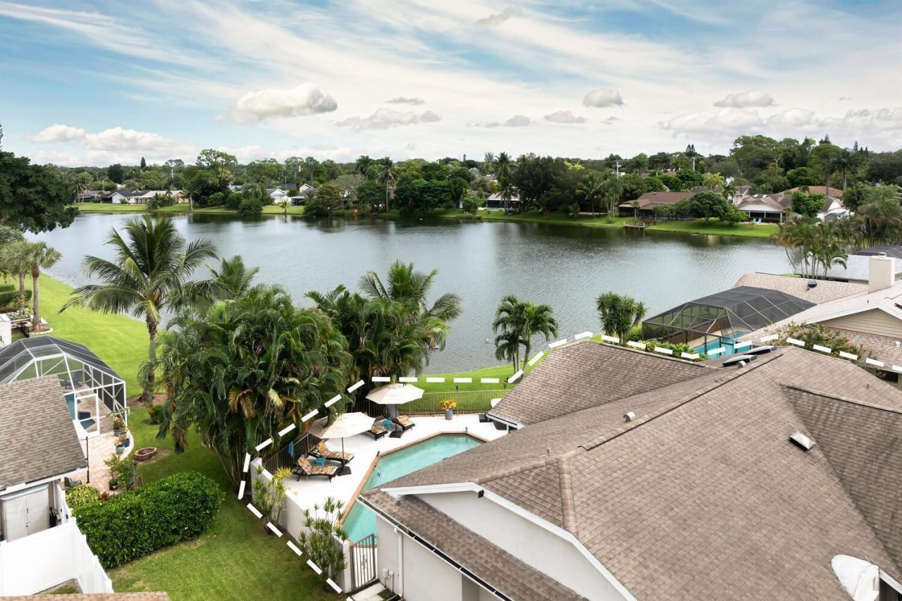 187 Parkwood Drive, Royal Palm Beach, FL 33411 Photo