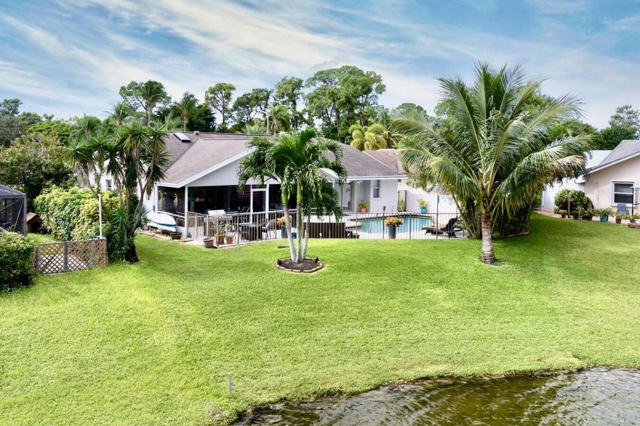 187 Parkwood Drive, Royal Palm Beach, FL 33411 Photo