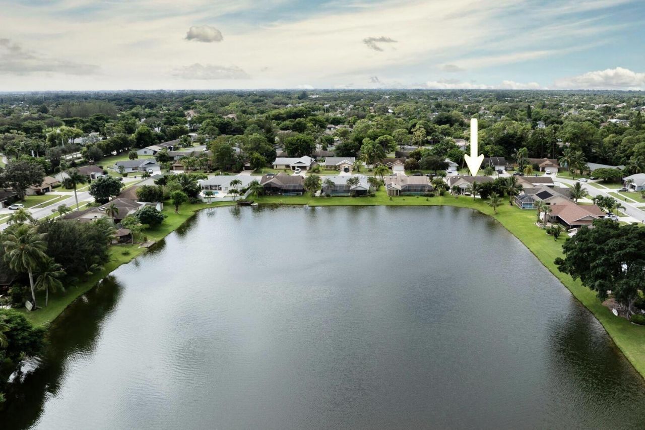 187 Parkwood Drive, Royal Palm Beach, FL 33411 Photo