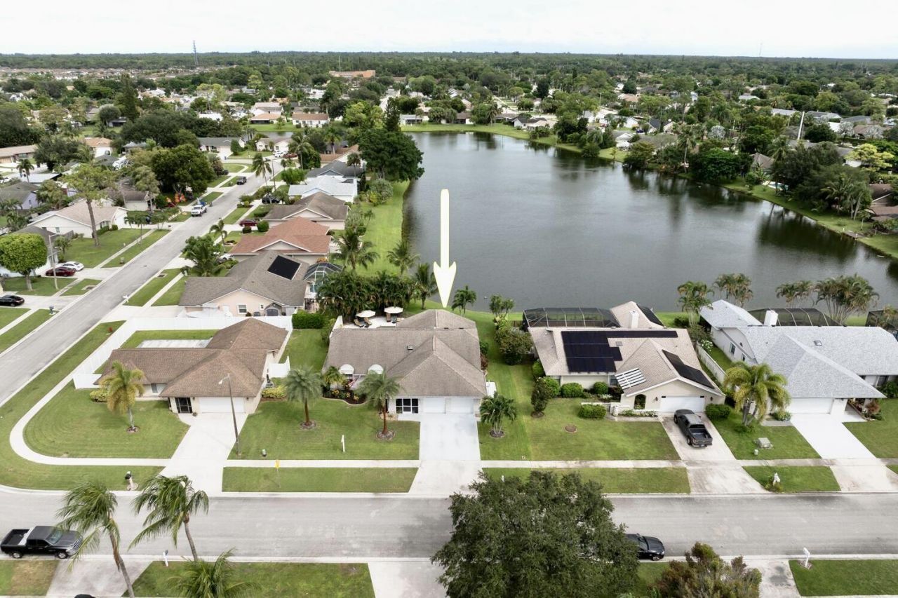 187 Parkwood Drive, Royal Palm Beach, FL 33411 Photo