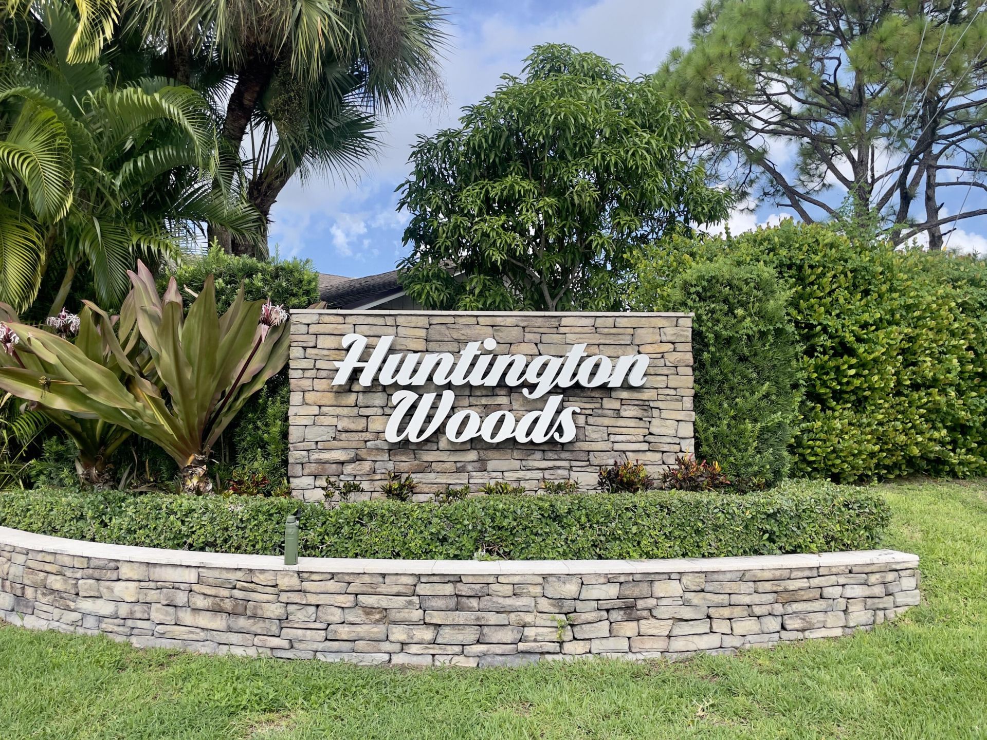 187 Parkwood Drive, Royal Palm Beach, FL 33411 Photo