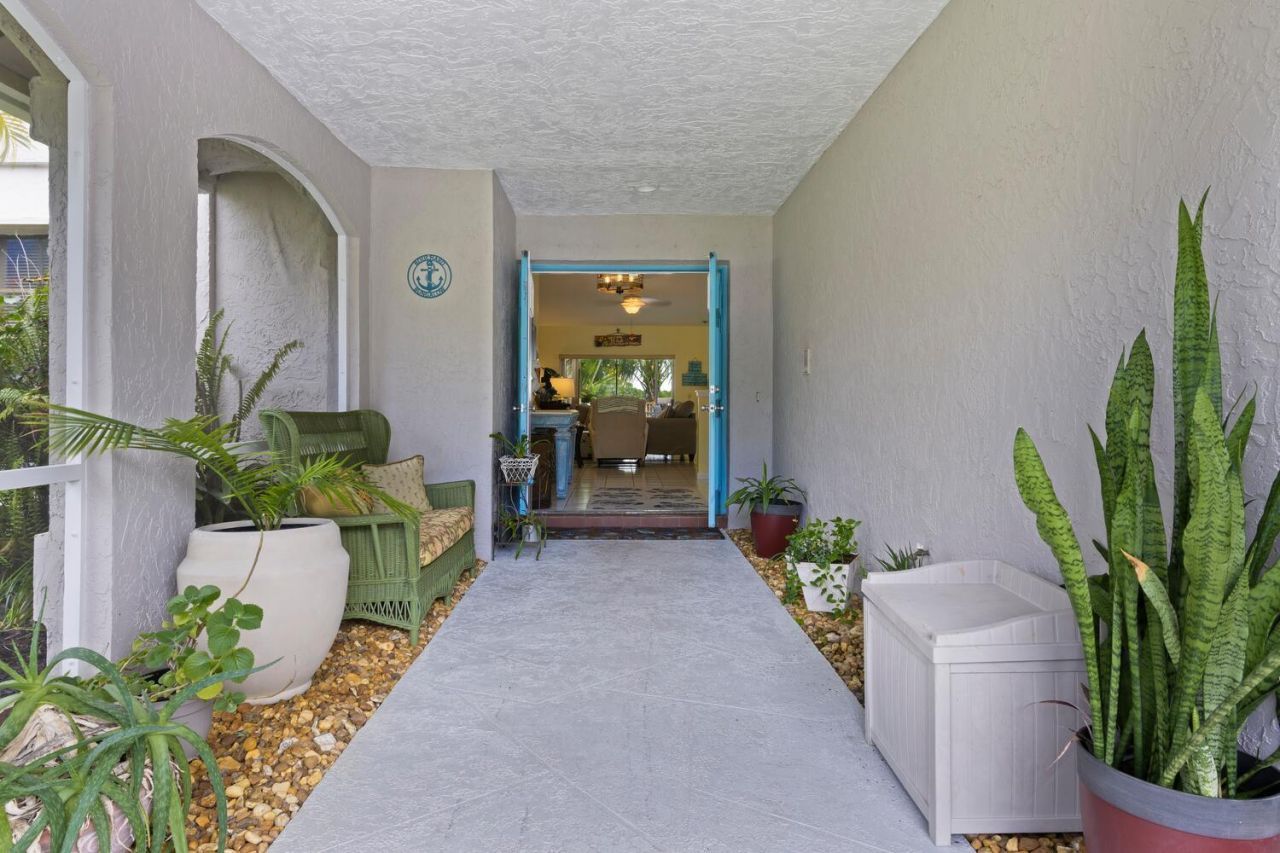 187 Parkwood Drive, Royal Palm Beach, FL 33411 Photo