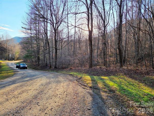 123 Live Oak Loop, Waynesville, NC 28785