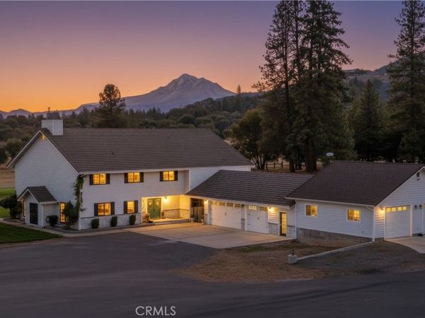 1121 Oak Valley Drive, Yreka, CA 96097