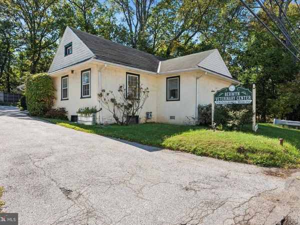 1058 LANCASTER AVE, BERWYN, PA 19312