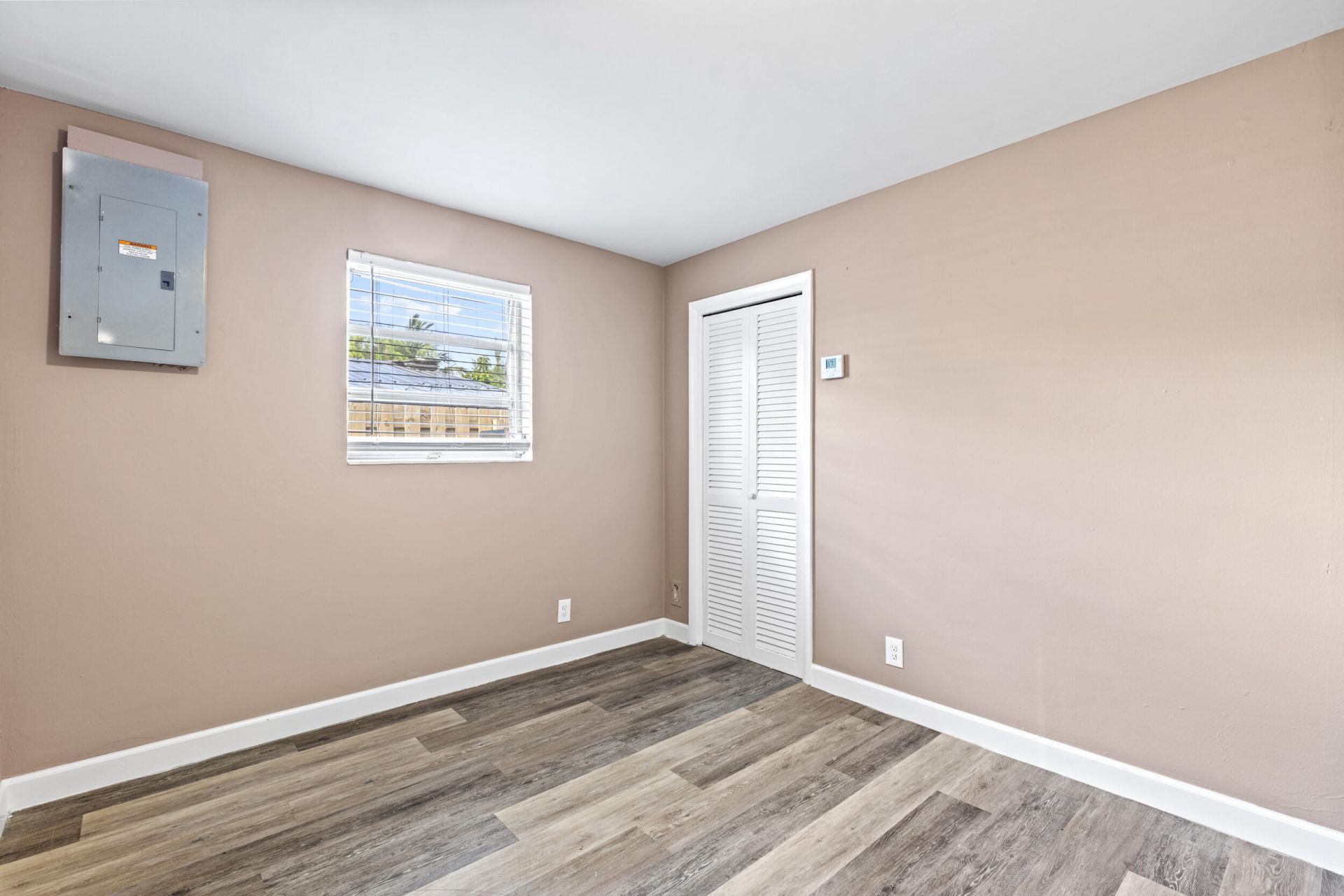 3717 Pinewood Avenue, West Palm Beach, FL 33407 Photo