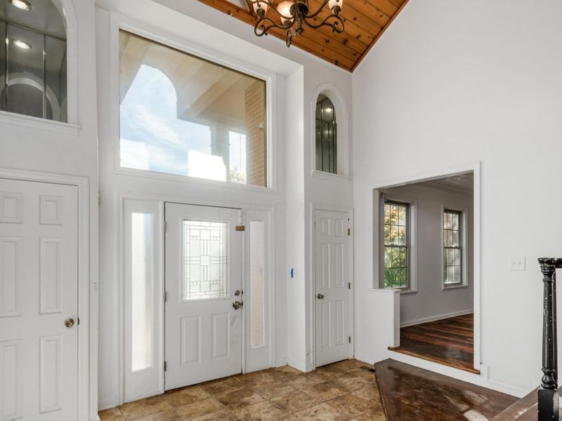 2288 Woodward Avenue, Columbus, OH 43219 Photo 3