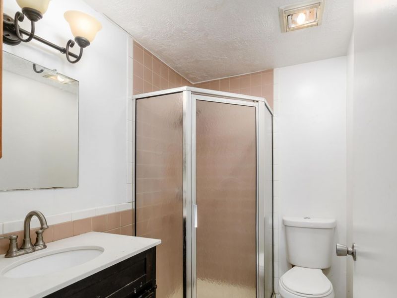 2288 Woodward Avenue, Columbus, OH 43219 Photo 9