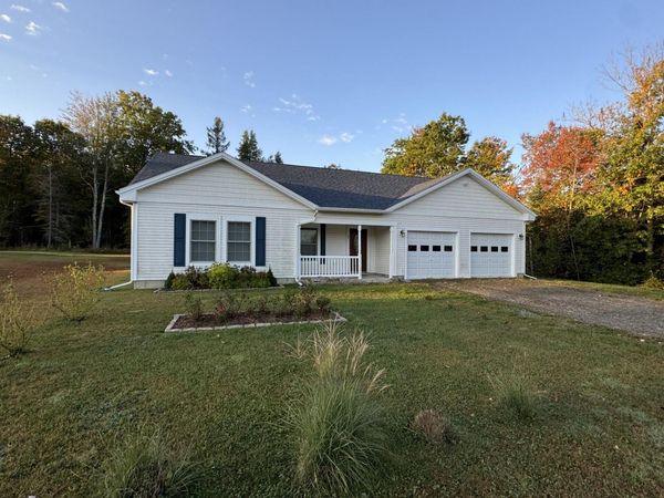 5 Chestnut Street, Unity, ME 04988