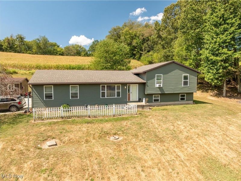 11153 Augusta Road, East Rochester, OH 44625 Photo 1