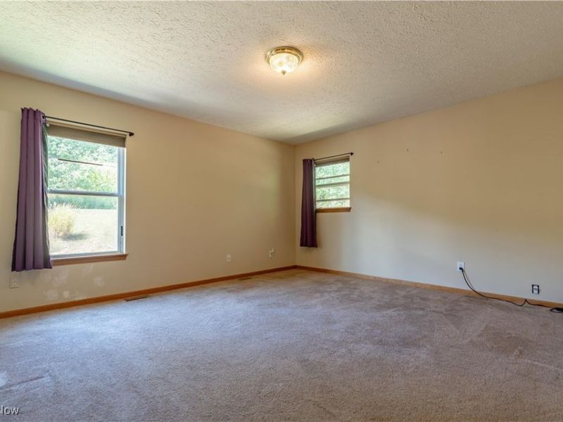 11153 Augusta Road, East Rochester, OH 44625 Photo 13