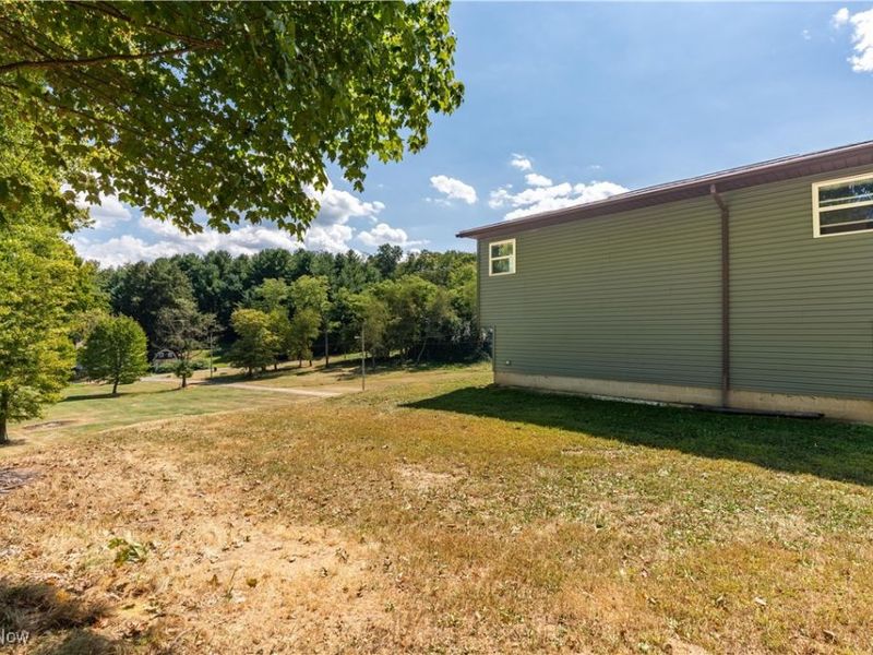 11153 Augusta Road, East Rochester, OH 44625 Photo 28