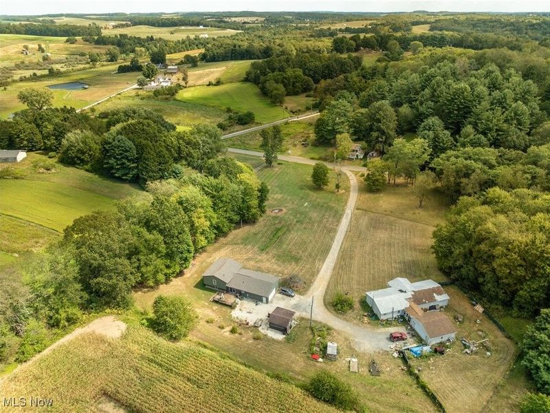 11153 Augusta Road, East Rochester, OH 44625 Photo 3