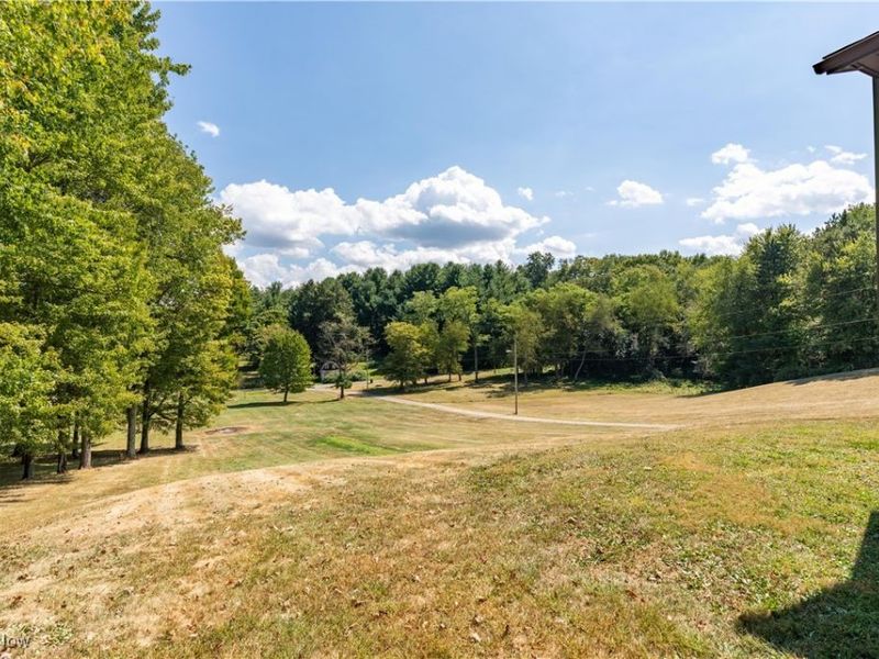 11153 Augusta Road, East Rochester, OH 44625 Photo 31