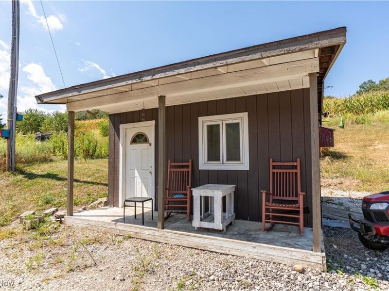 11153 Augusta Road, East Rochester, OH 44625 Photo 32