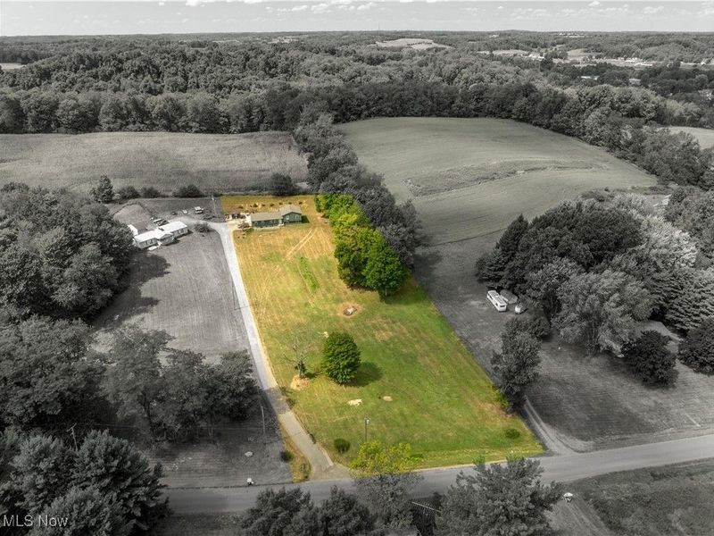 11153 Augusta Road, East Rochester, OH 44625 Photo 4