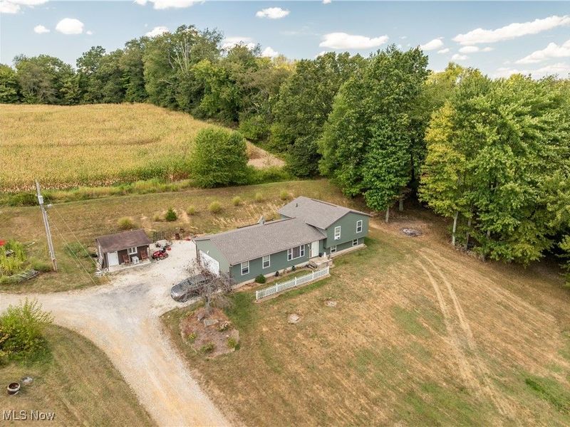 11153 Augusta Road, East Rochester, OH 44625 Photo 5