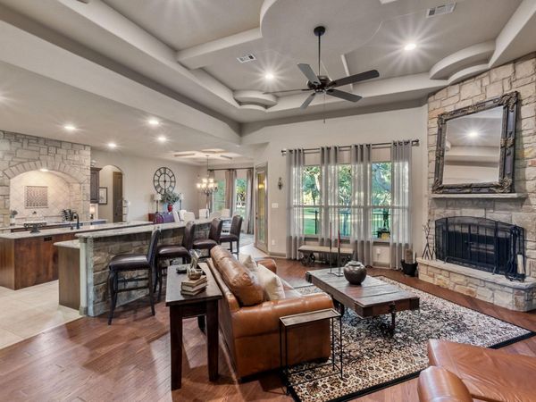 104 Vista LN, Georgetown, TX 78633