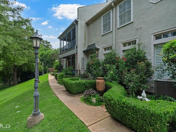 2013 E Kings Highway, Shreveport, LA 71105