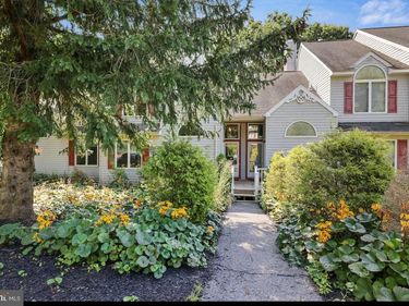 78 LAURELWOODS DRIVE, LAKE HARMONY, PA 18624