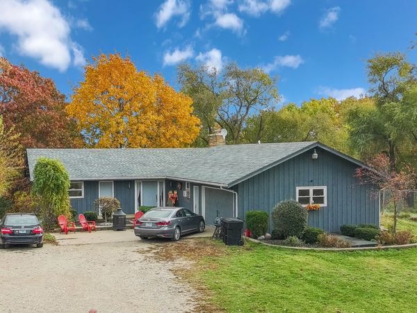 7822 N Pillow Hill Road N, Spring Grove, IL 60081