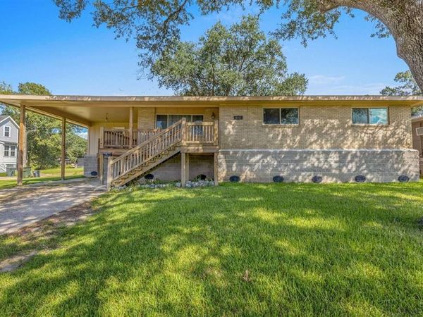 4315 Pleasant Dr Drive, Lake Charles, LA 70605