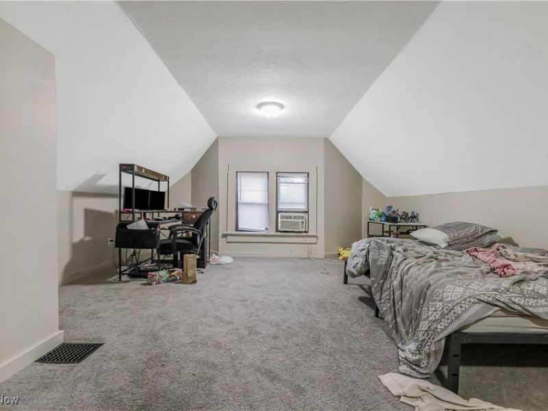 594-598 Blaine Avenue, Akron, OH 44310 Photo 12