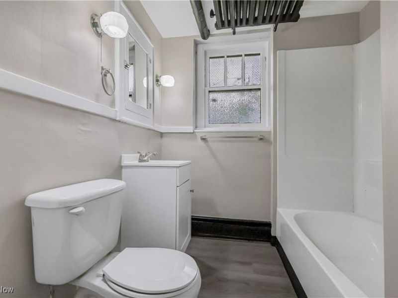 594-598 Blaine Avenue, Akron, OH 44310 Photo 13