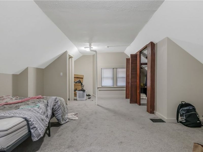 594-598 Blaine Avenue, Akron, OH 44310 Photo 3