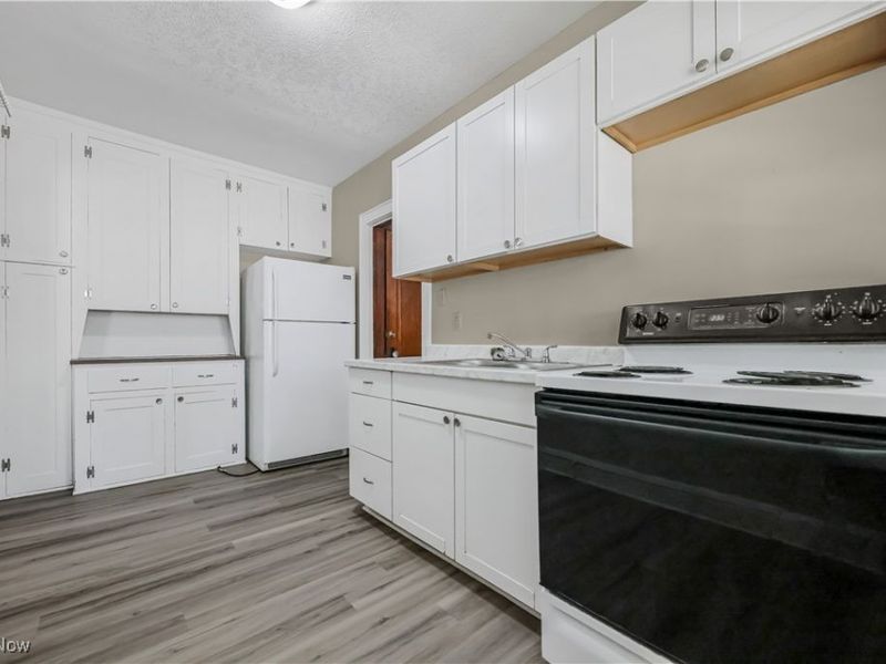 594-598 Blaine Avenue, Akron, OH 44310 Photo 40