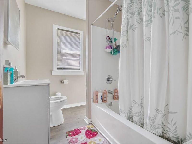 594-598 Blaine Avenue, Akron, OH 44310 Photo 8