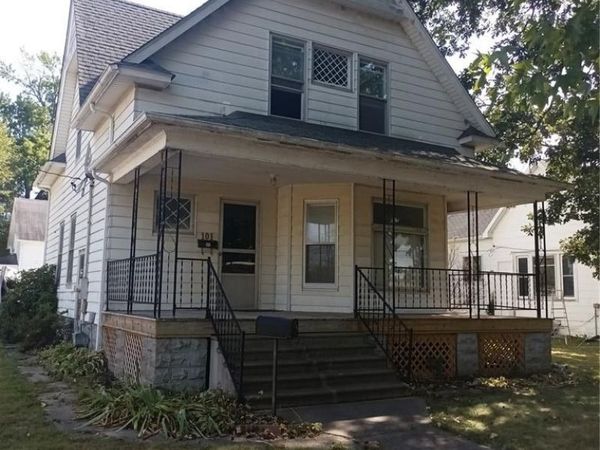 101 W South Street, Nokomis, IL 62075