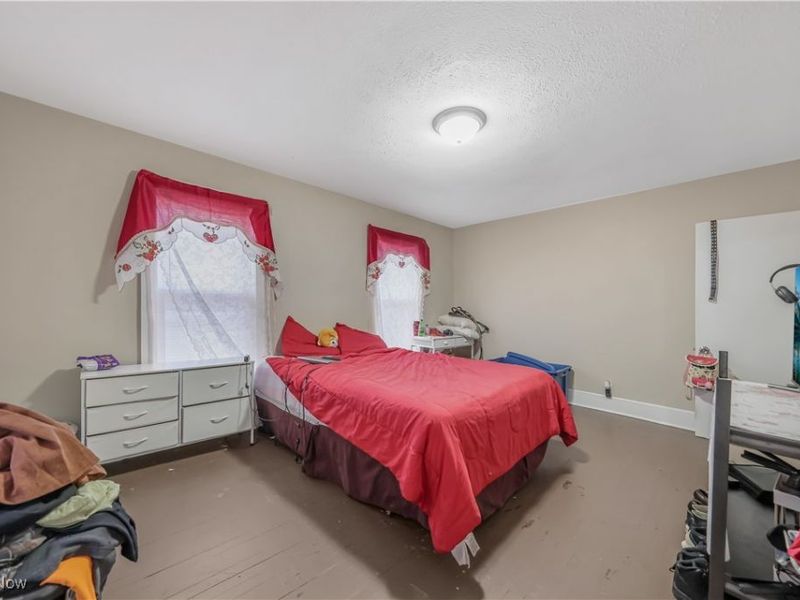 594 Blaine Avenue, Akron, OH 44310 Photo 10