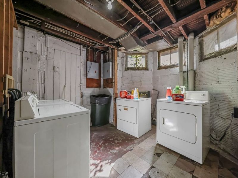 594 Blaine Avenue, Akron, OH 44310 Photo 23