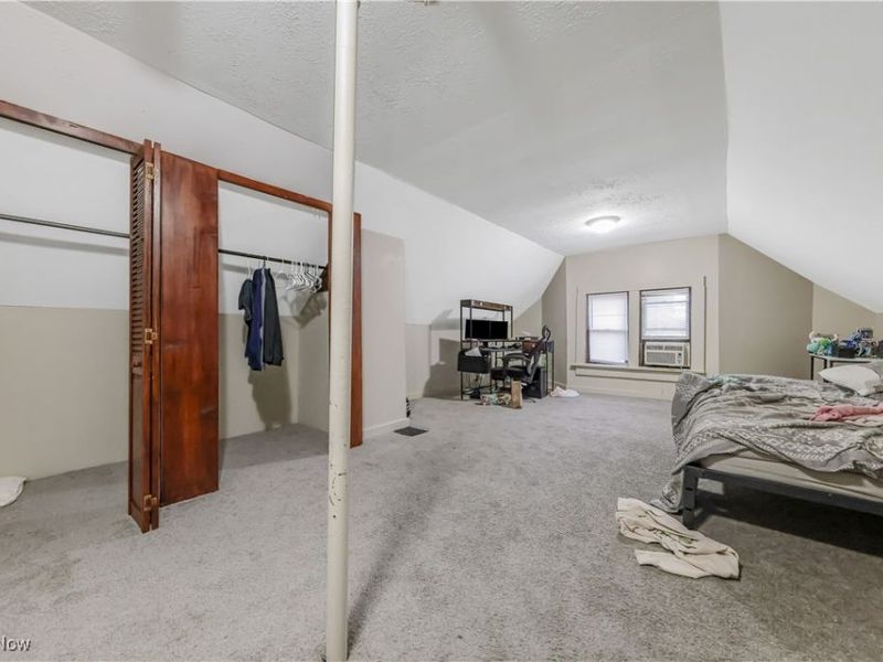 594 Blaine Avenue, Akron, OH 44310 Photo 3