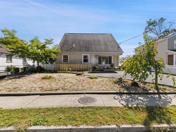 187 Nassau Lane Lane, Island Park, NY 11558