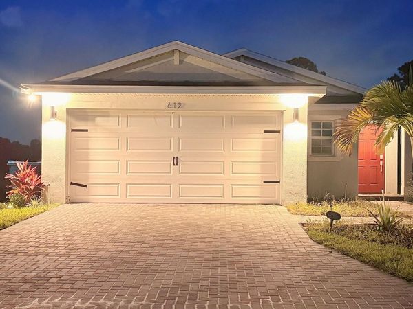 612 Papillon Street SW, Palm Bay, FL 32908