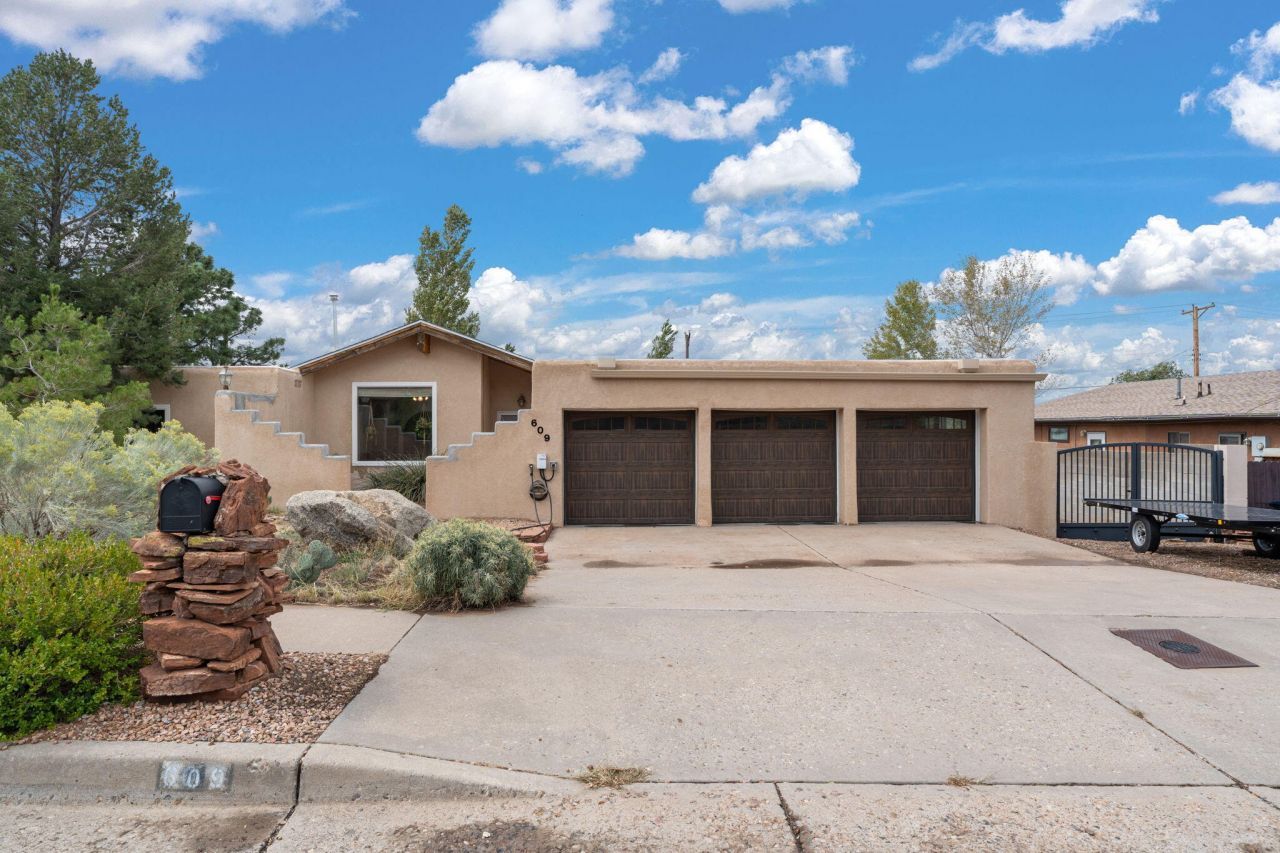609 Mark Drive Ne, Albuquerque, NM 87123 Main Photo