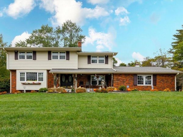 5673 Club LN, Roanoke, VA 24018