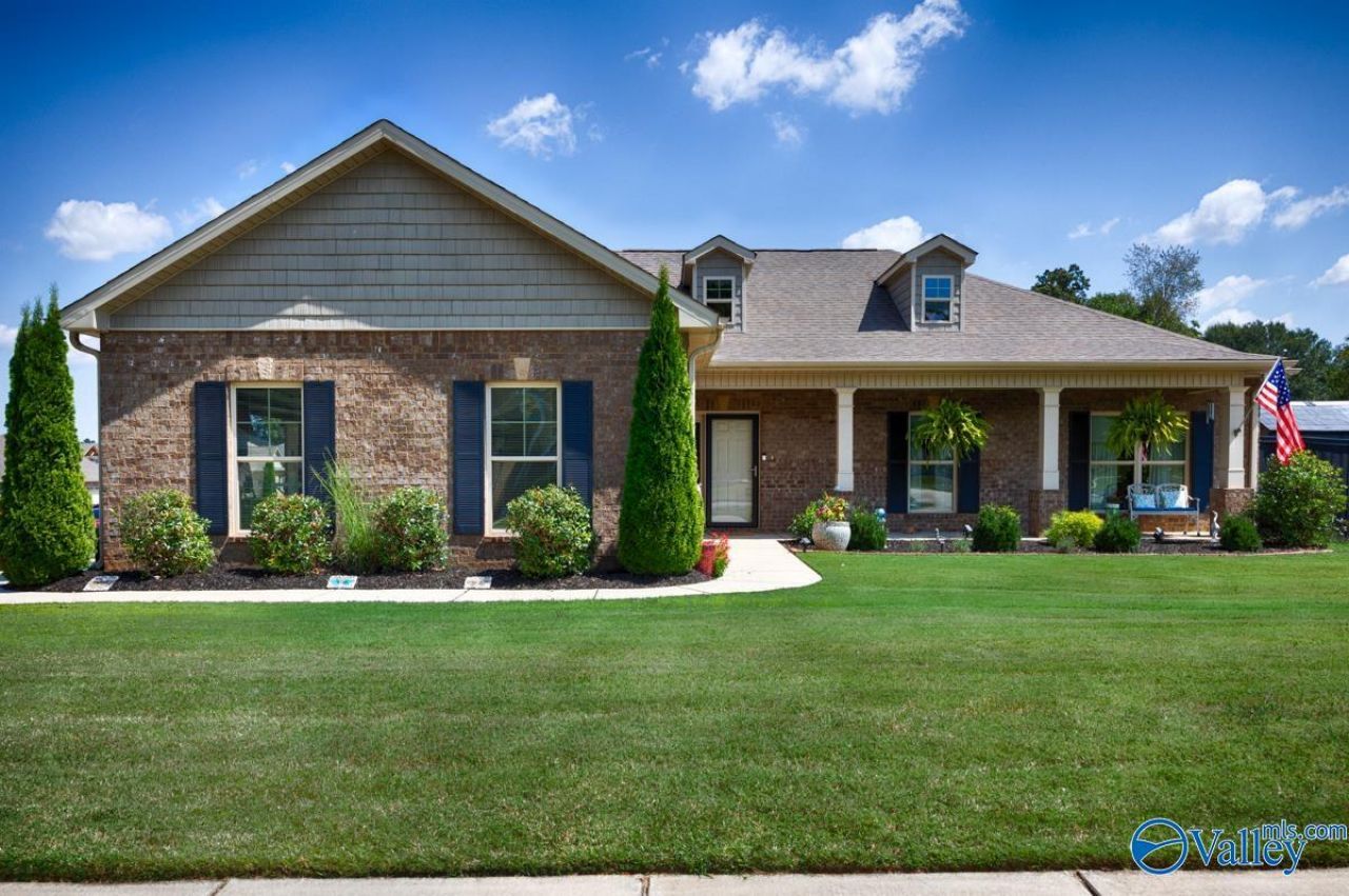 100 Ivy Meadow Circle, Hazel Green, AL 35750 Main Photo