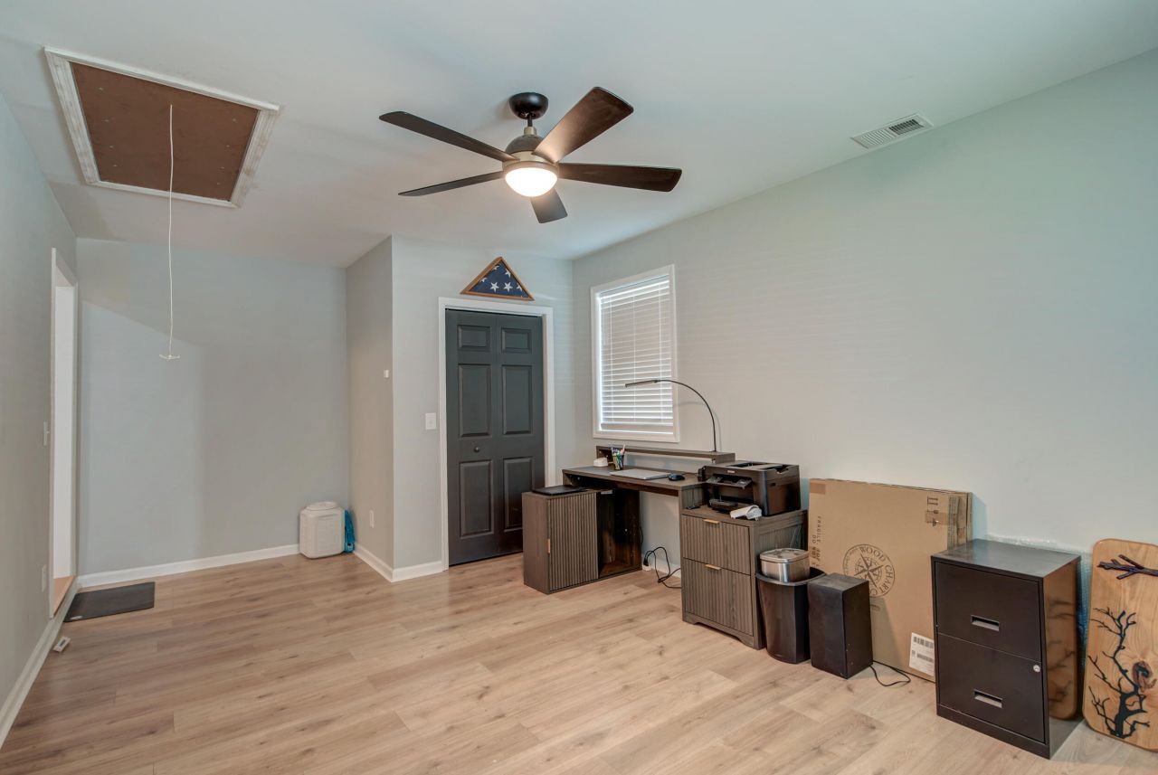 109 Sundance Court Photo 25