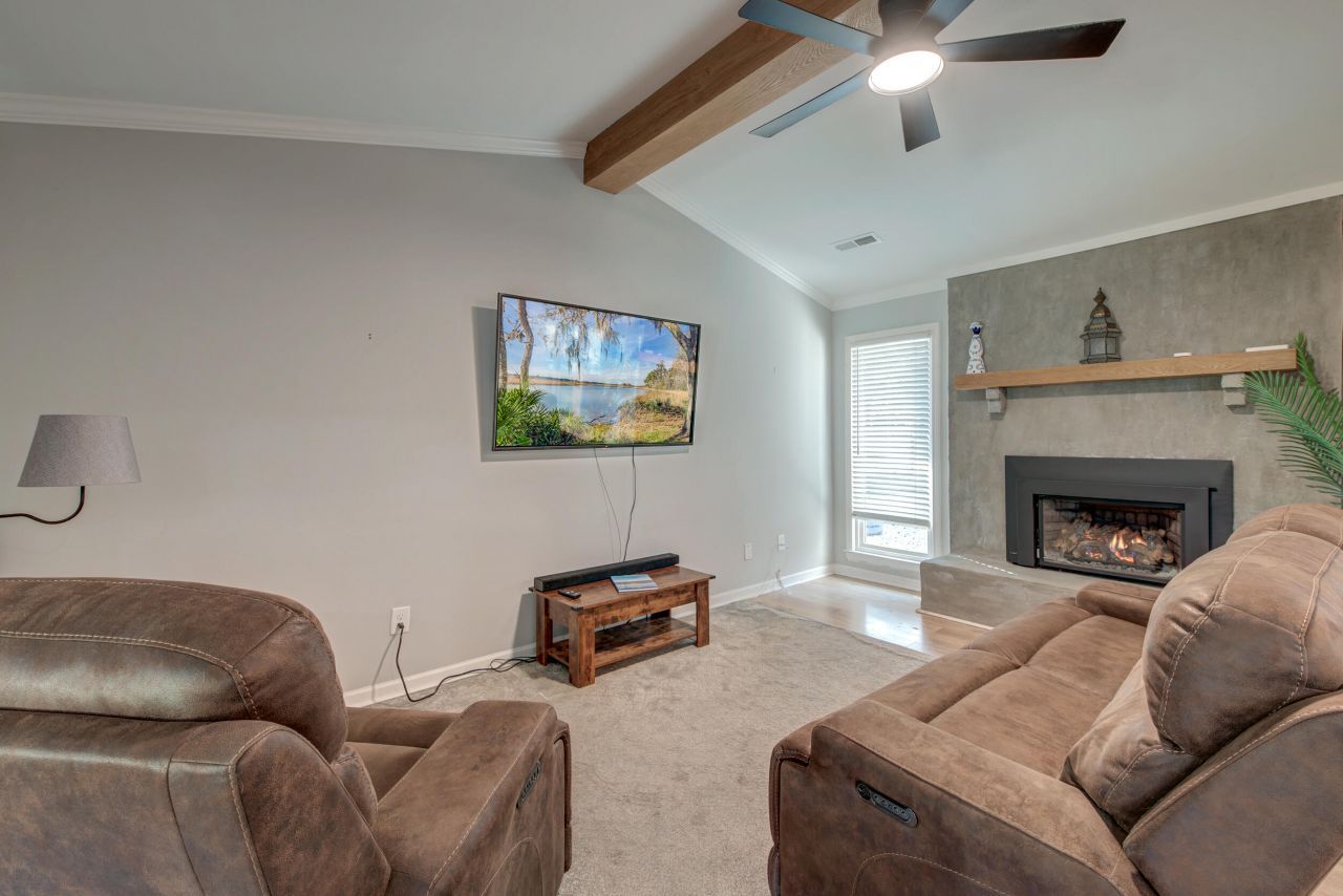 109 Sundance Court Photo 33